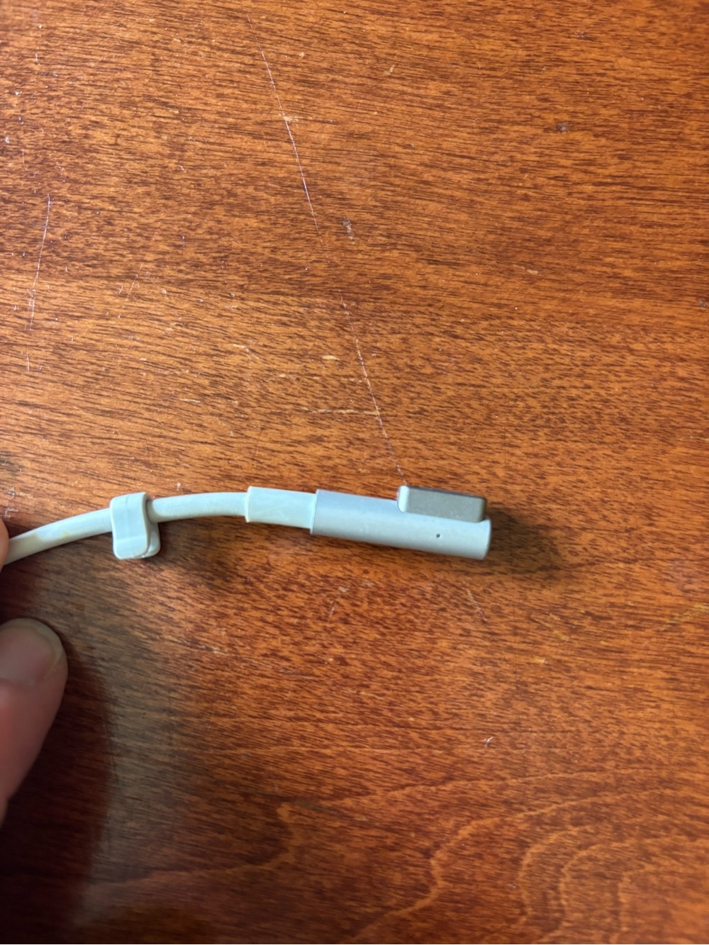 Apple MagSafe power adapter with a fold-out wall plug duckhead attachment - Picture 6 of 10
